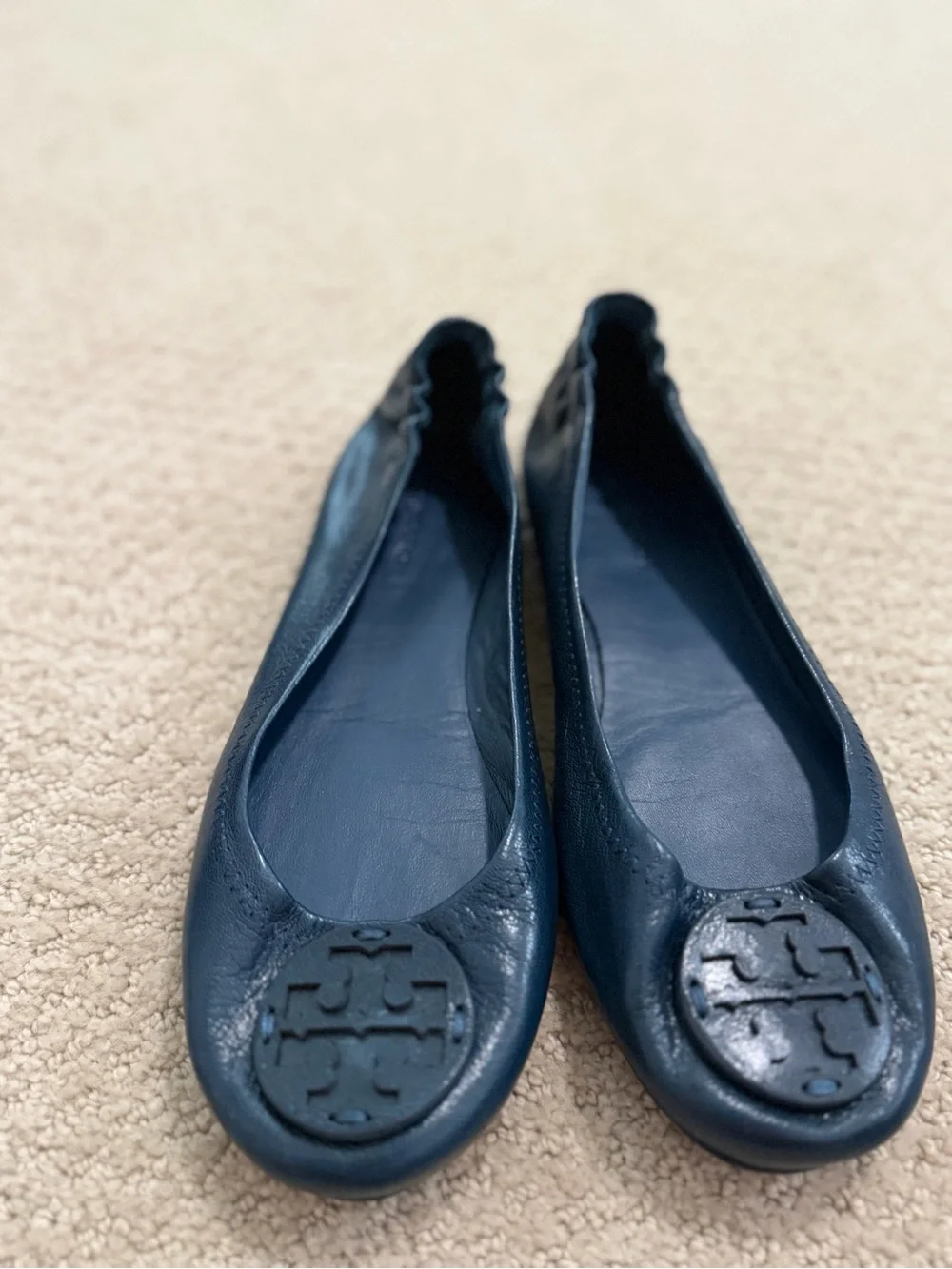 Tory Burch Navy Blue Leather Ballet Flats Logo Medallion Elastic Womens 5